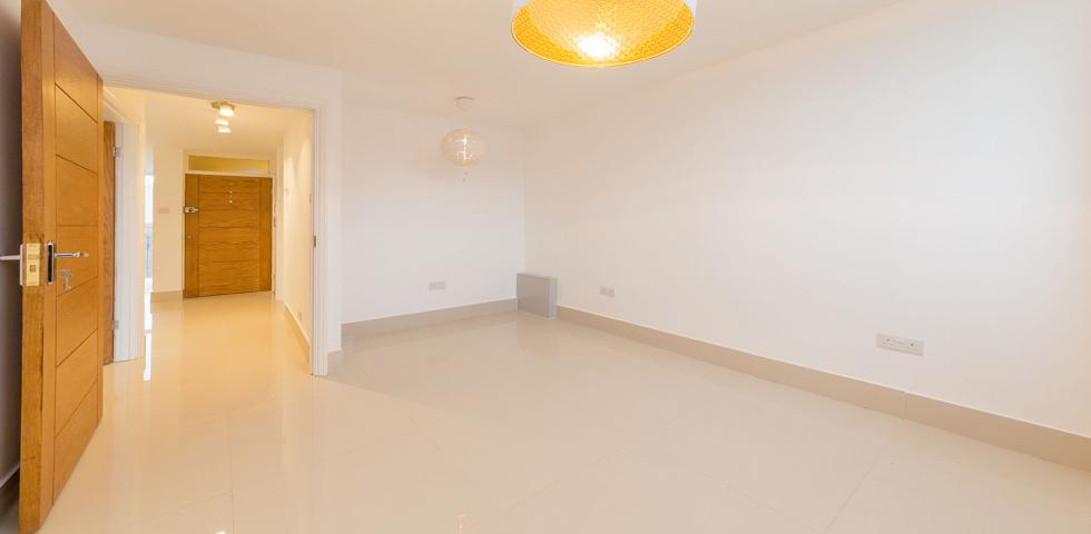 			LET, 2 Bedroom, 1 bath, 1 reception Flat			 Brondesbury Villas, KILBURN